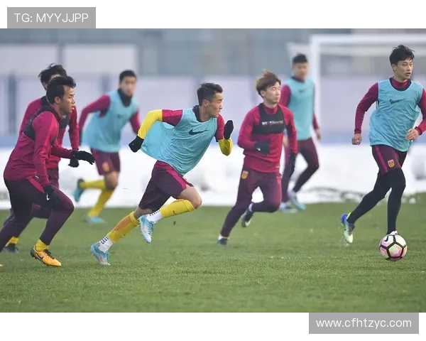 国足亚洲杯再创佳绩全队展现顽强拼搏精神赢得球迷热烈掌声