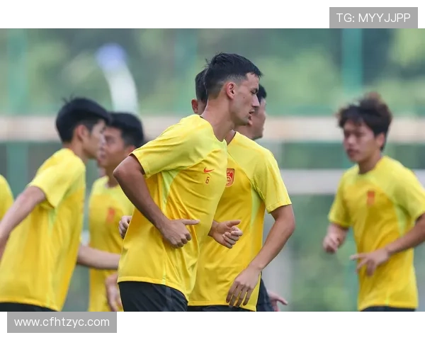 中国男足逆转取胜展现顽强拼搏精神球迷热情高涨振奋国人信心