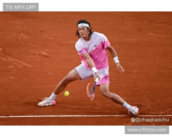 网球赛场新星崛起：年轻选手挑战老将，引发激烈对决与关注