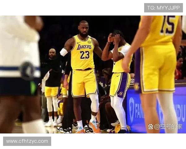 詹姆斯赛季首场砍下三双 湖人逆转战胜勇士迎开门红